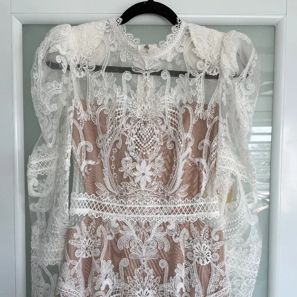 NWT, Bronx & Banco Barocco Swiss Gown - Picture 4 of 12